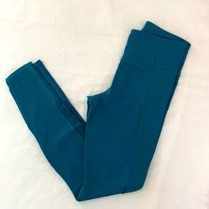 Athleta Lightening Stash Pocket Tight